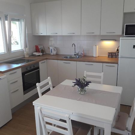 Apartman S Pogledom Ždrelac Buitenkant foto