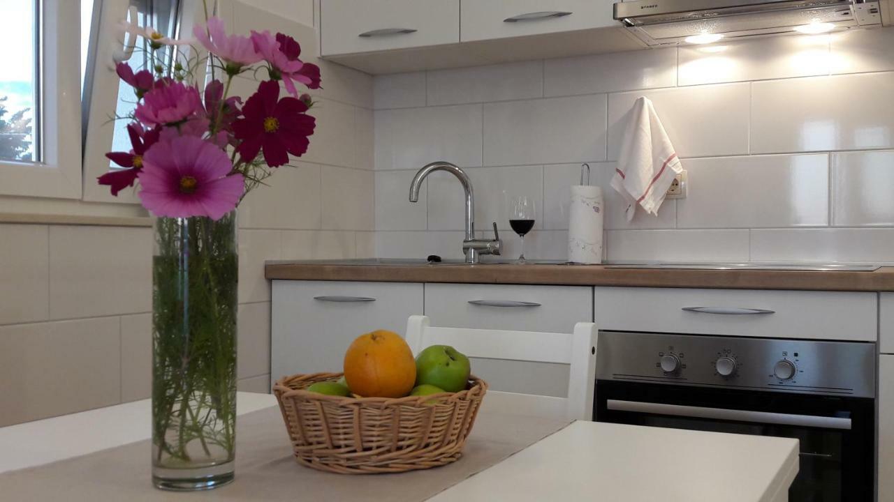 Apartman S Pogledom Ždrelac Buitenkant foto